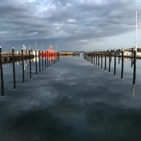 Dock 8 Strande: 50m Bis Zum U. Der Promenade