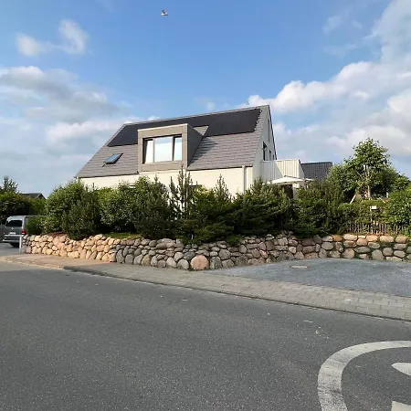 Dock 8 Strande: 50m Bis Zum U. Der Promenade *