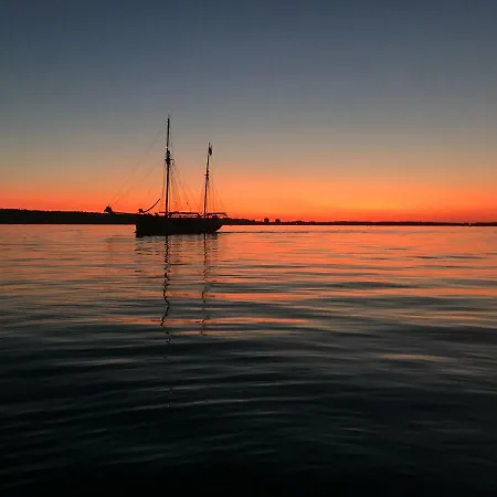 Dock 8 Strande: 50m Bis Zum U. Der Promenade Apartmán *