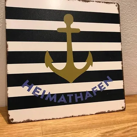 Dock 8 Strande: 50m Bis Zum U. Der Promenade Strande